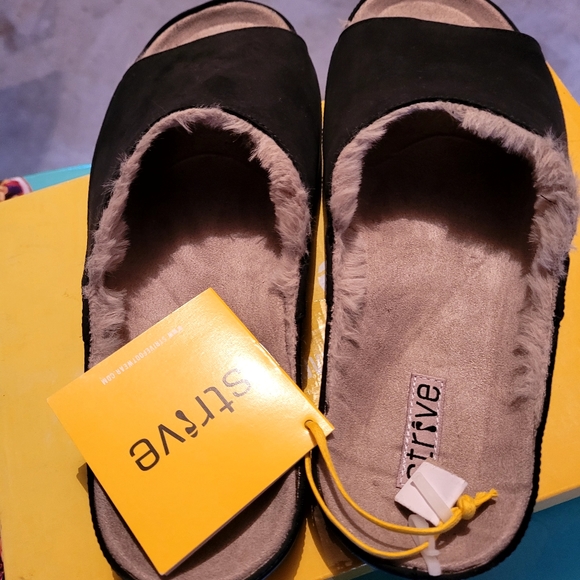 Ladies sandals - Picture 3 of 8